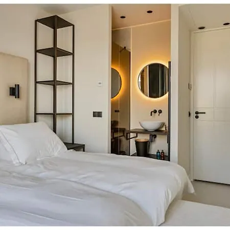 Luxurious Coastal Escape With Private Pool In Βίλα De Haan