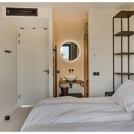 Luxurious Coastal Escape With Private Pool In